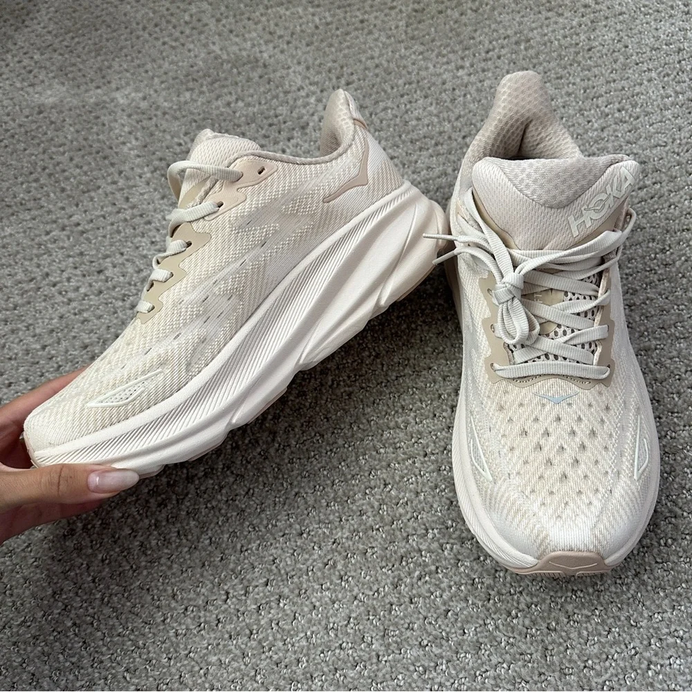 Hoka One One Clifton 9 ‘Shifting Sand’ – Women’s Size 7 - Picture 3 of 5